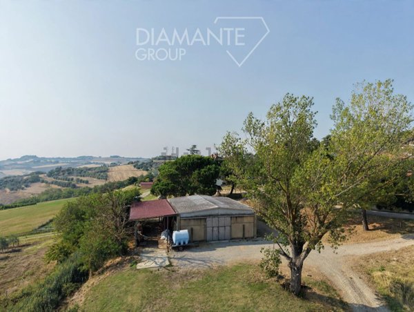 capannone in vendita a Castiglione del Lago in zona Vaiano