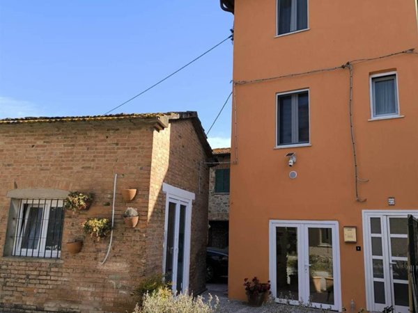 casa indipendente in vendita a Castiglione del Lago
