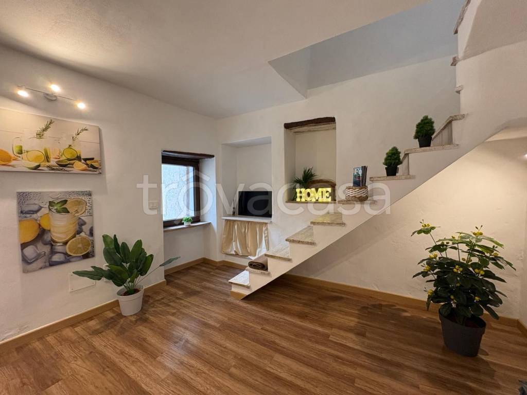 casa indipendente in vendita a Castiglione del Lago
