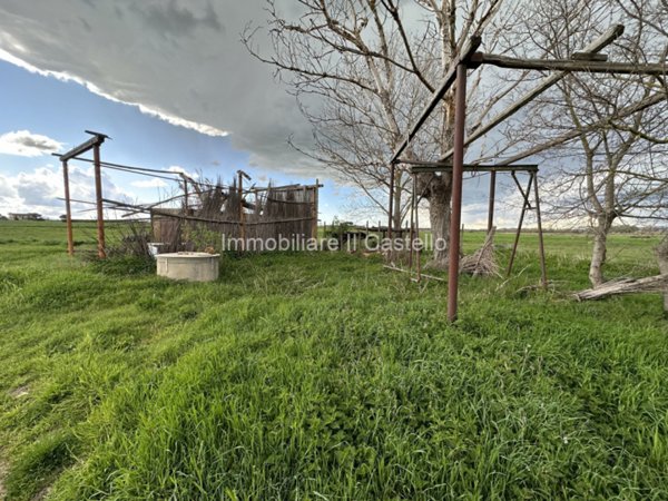 terreno in vendita a Castiglione del Lago in zona Panicarola