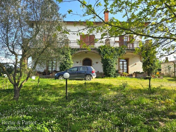 casa indipendente in vendita a Castiglione del Lago in zona Piana