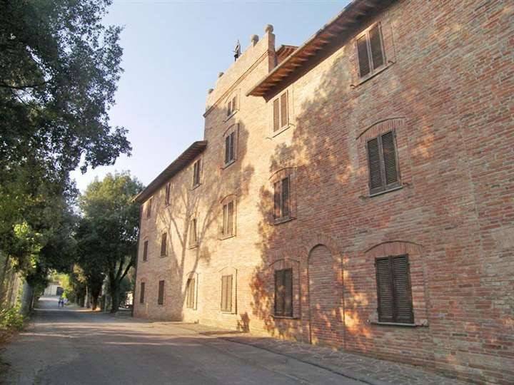casa indipendente in vendita a Castiglione del Lago in zona Porto