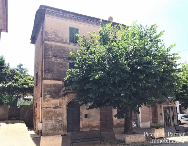 casa indipendente in vendita a Castiglione del Lago