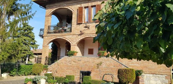 casa indipendente in vendita a Castiglione del Lago in zona Porto