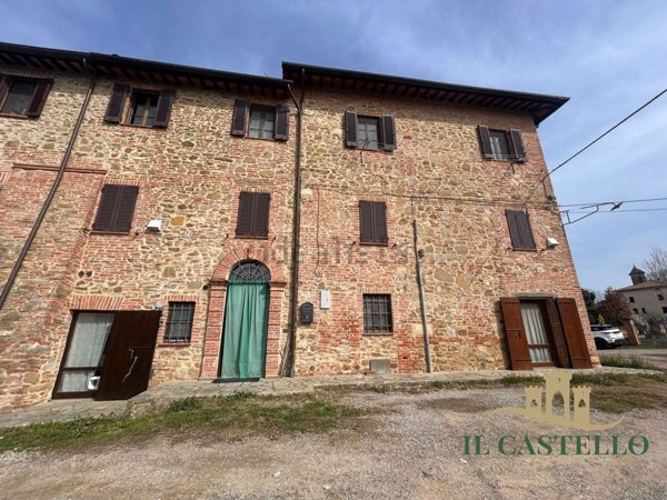 casa indipendente in vendita a Castiglione del Lago in zona Macchie