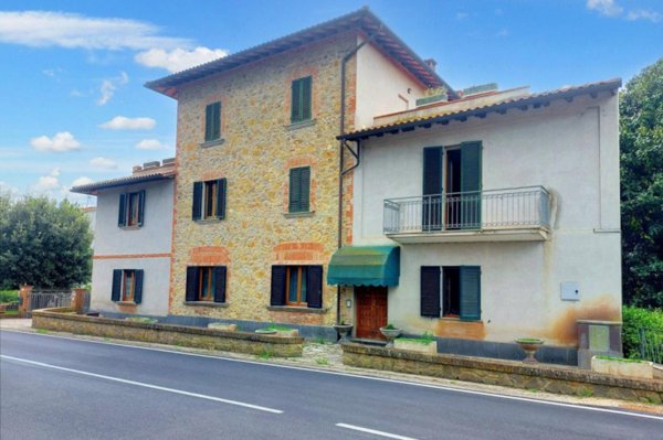 intera palazzina in vendita a Castiglione del Lago in zona Macchie