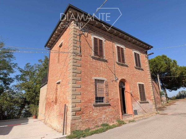 casa indipendente in vendita a Castiglione del Lago