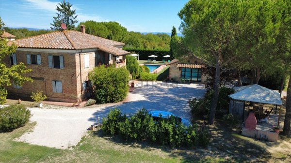 casa indipendente in vendita a Castiglione del Lago