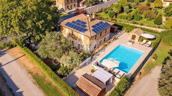 casa indipendente in vendita a Castiglione del Lago
