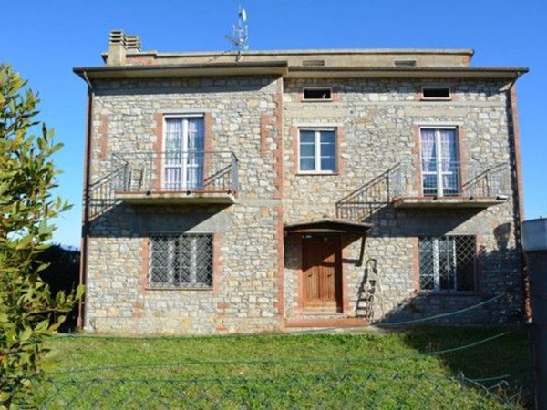 casa indipendente in vendita a Castiglione del Lago