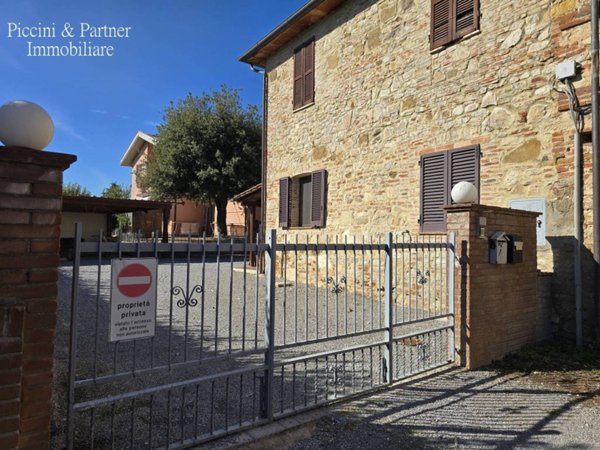 casa indipendente in vendita a Castiglione del Lago in zona Panicarola