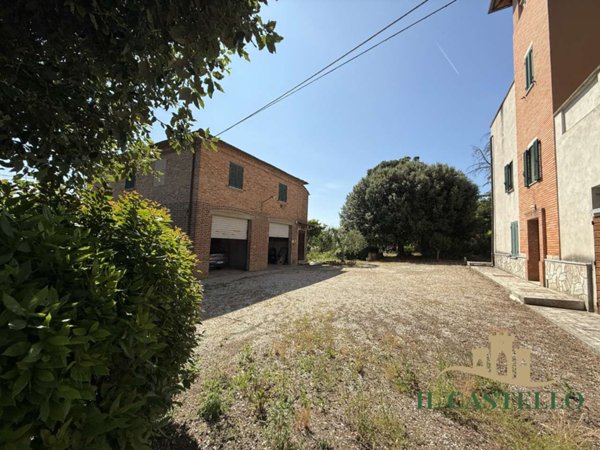 casa indipendente in vendita a Castiglione del Lago