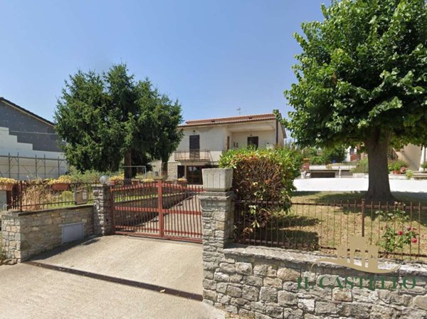 casa indipendente in vendita a Castiglione del Lago
