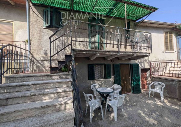 casa indipendente in vendita a Castiglione del Lago