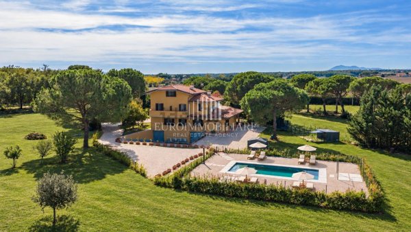 casa indipendente in vendita a Castiglione del Lago