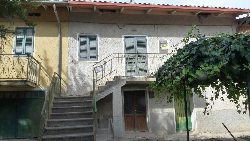 casa indipendente in vendita a Castiglione del Lago in zona Badia