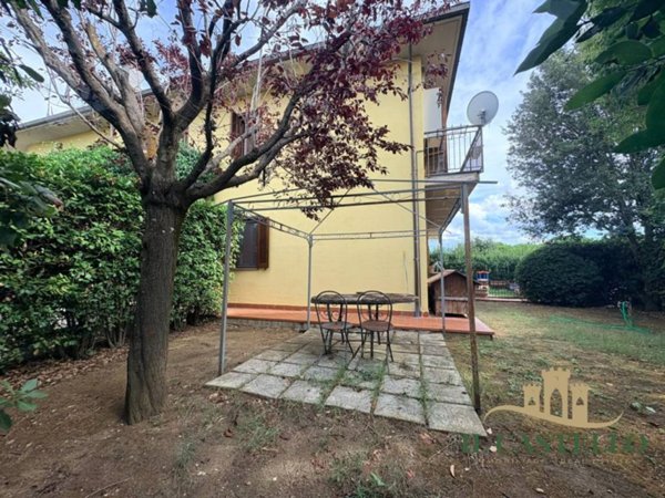 casa indipendente in vendita a Castiglione del Lago