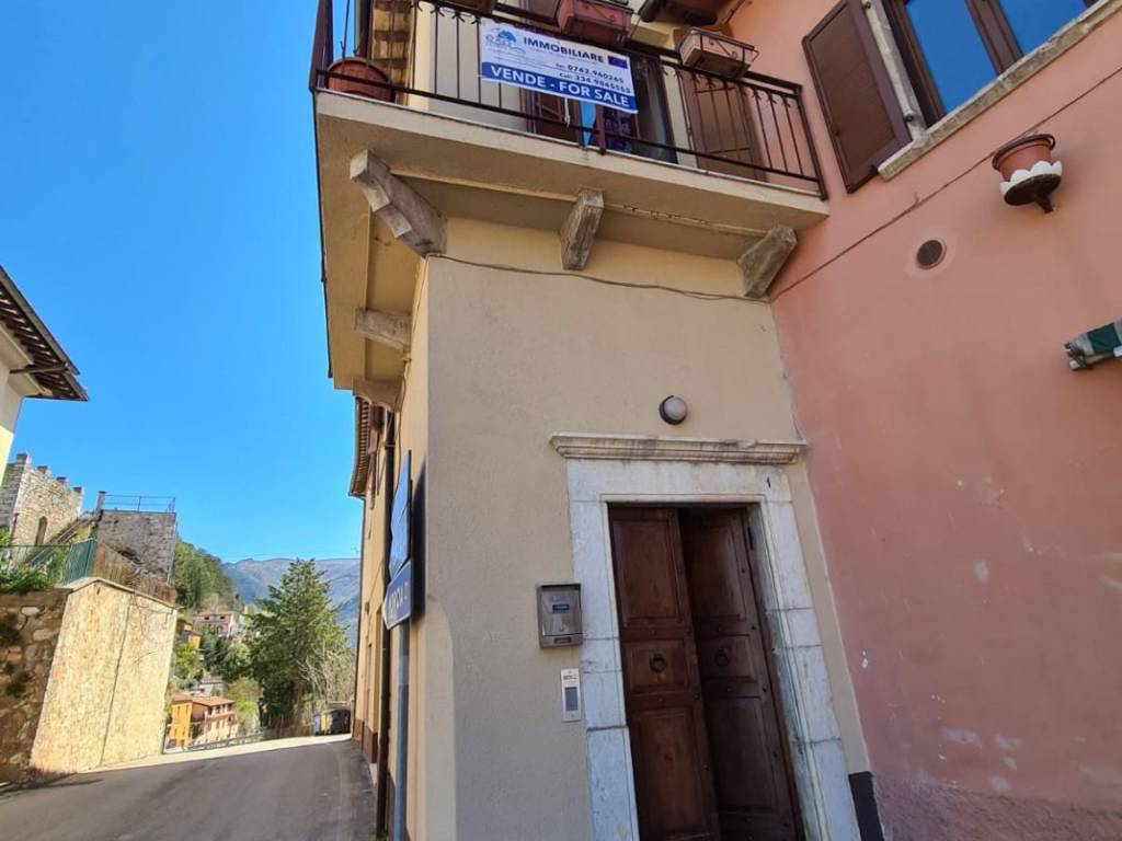 appartamento in vendita a Cerreto di Spoleto