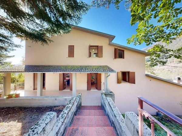 casa indipendente in vendita a Cerreto di Spoleto in zona Borgo Cerreto
