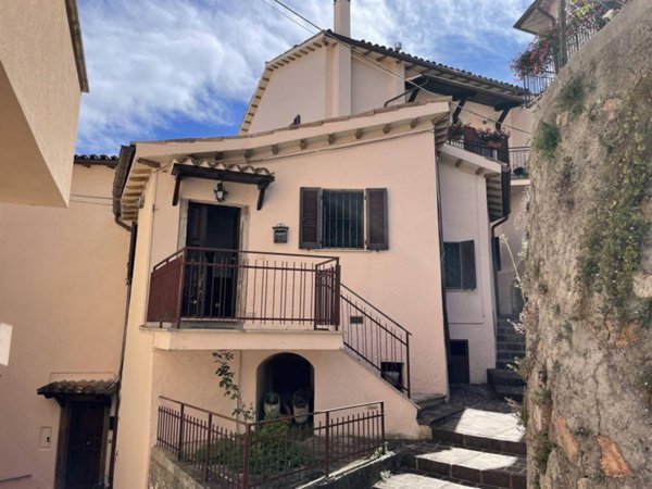 appartamento in vendita a Cerreto di Spoleto