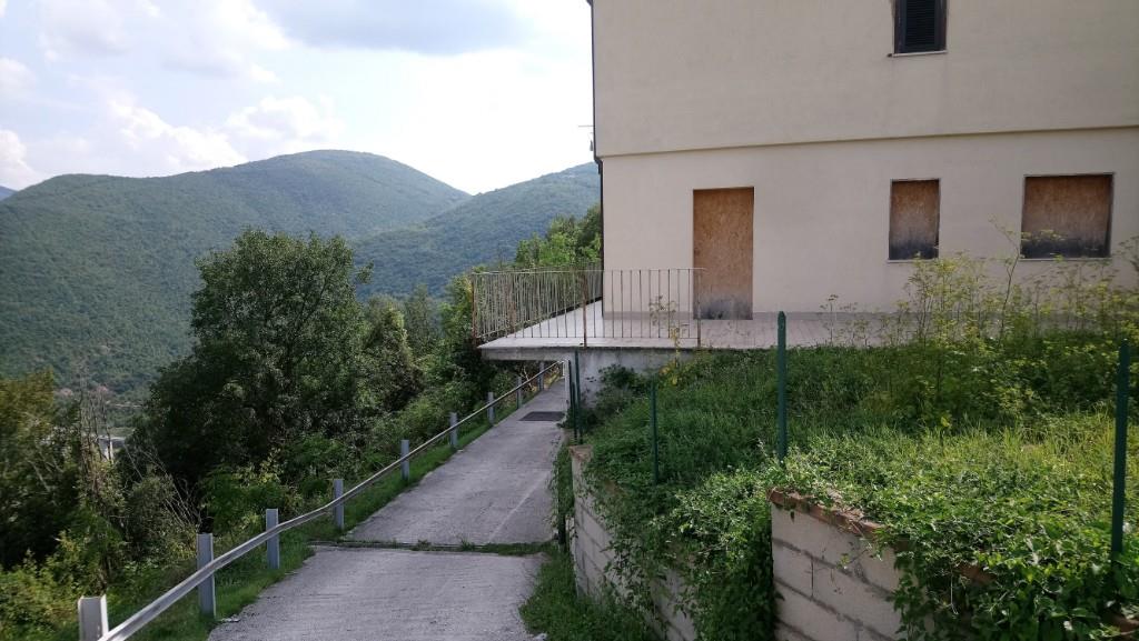 appartamento in vendita a Cerreto di Spoleto in zona Triponzo