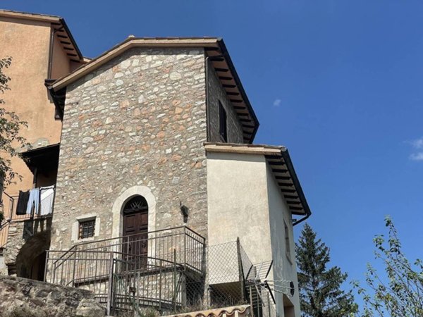 casa indipendente in vendita a Cerreto di Spoleto