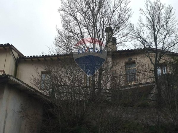 casa indipendente in vendita a Cerreto di Spoleto in zona Triponzo