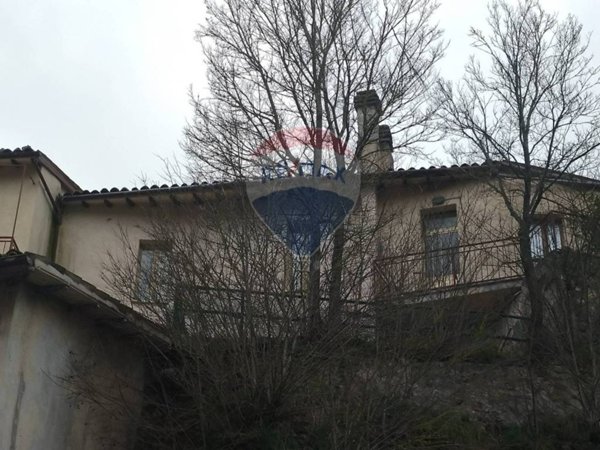 appartamento in vendita a Cerreto di Spoleto in zona Triponzo