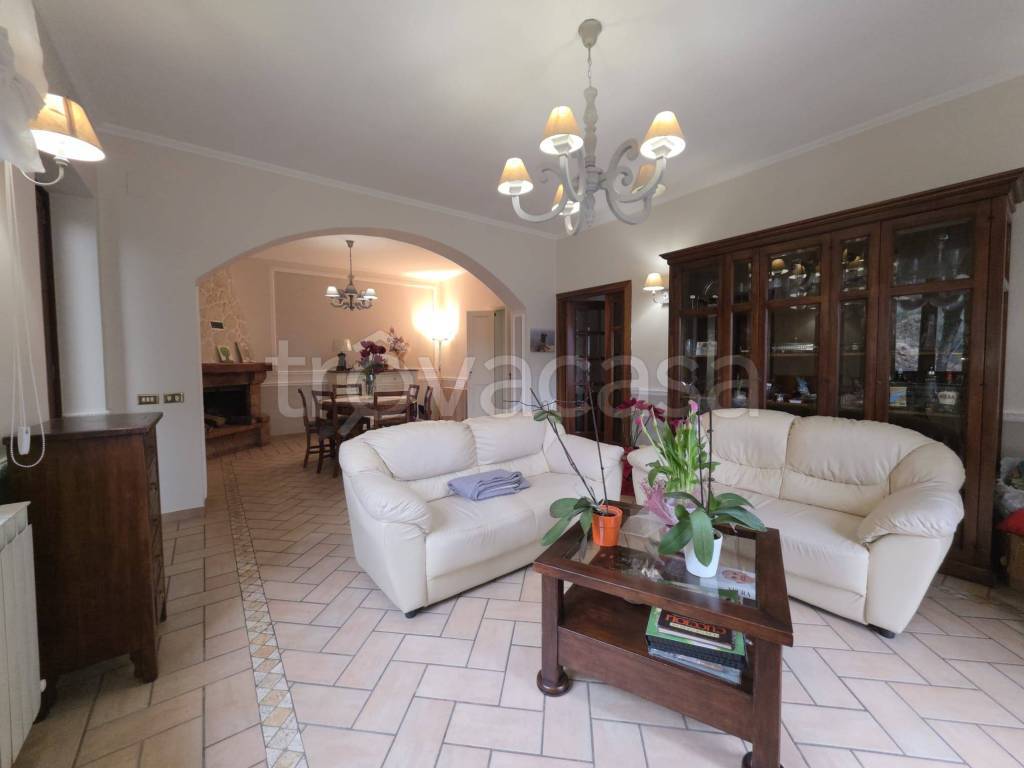 casa indipendente in vendita a Cerreto di Spoleto in zona Triponzo