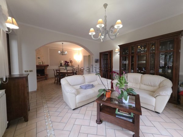 casa indipendente in vendita a Cerreto di Spoleto in zona Triponzo