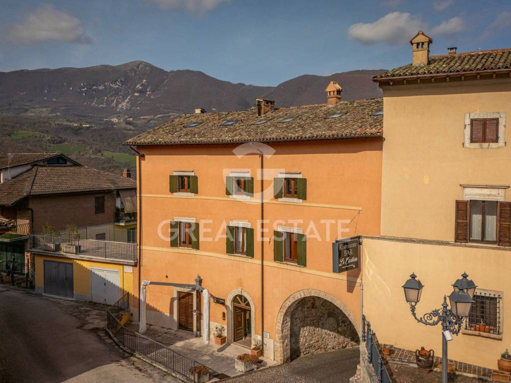 appartamento in vendita a Cerreto di Spoleto