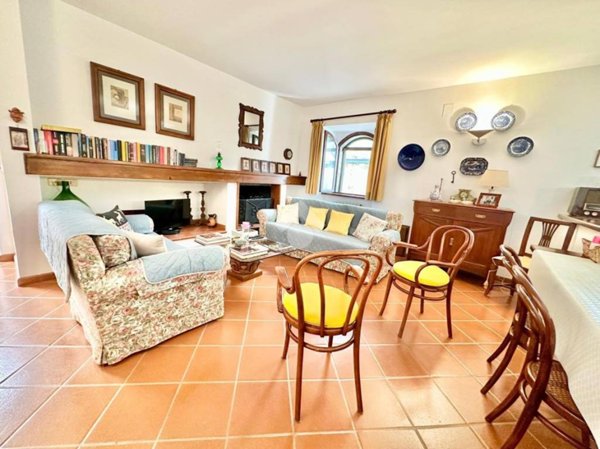 casa indipendente in vendita a Cerreto di Spoleto in zona Triponzo