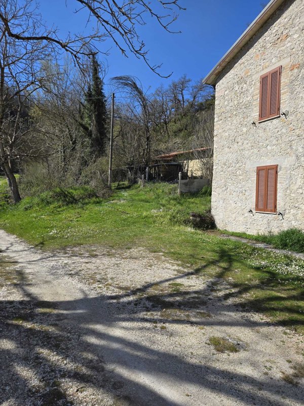 appartamento in vendita a Cerreto di Spoleto in zona Borgo Cerreto