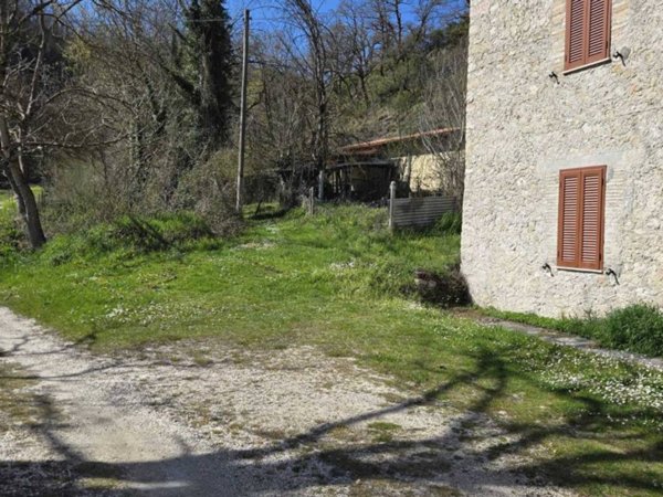appartamento in vendita a Cerreto di Spoleto in zona Ponte