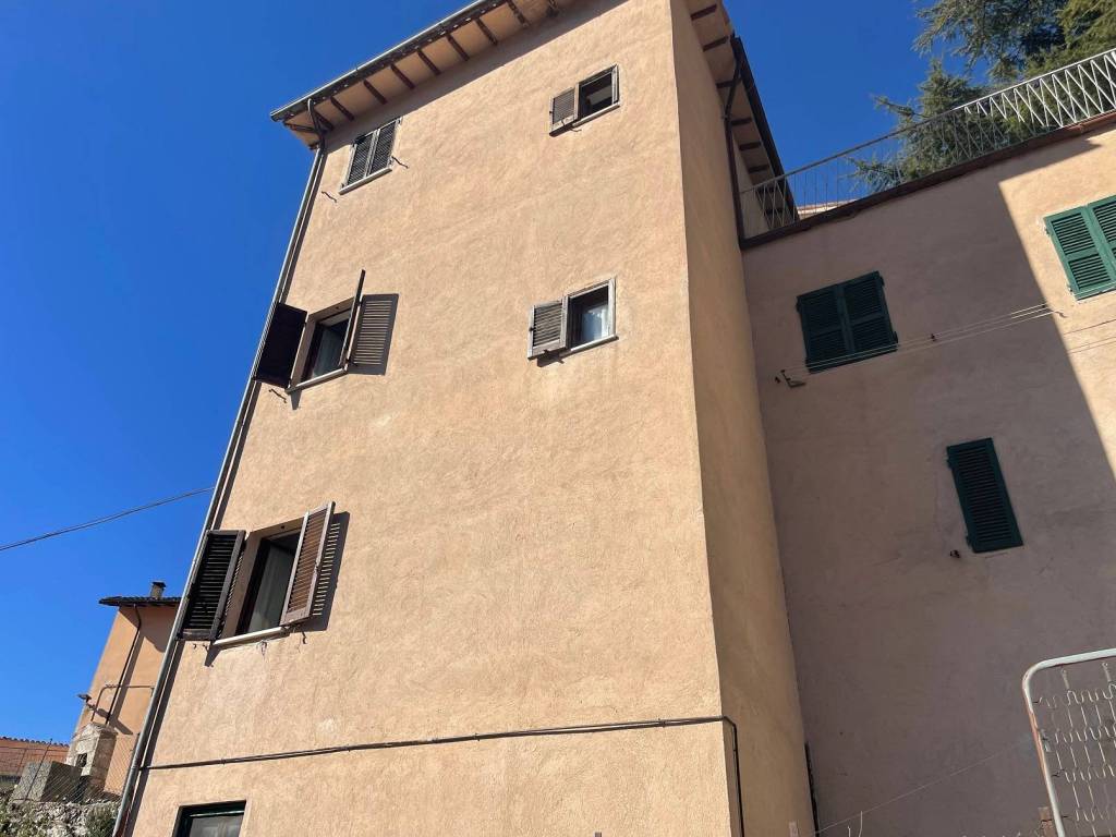 casa indipendente in vendita a Cerreto di Spoleto