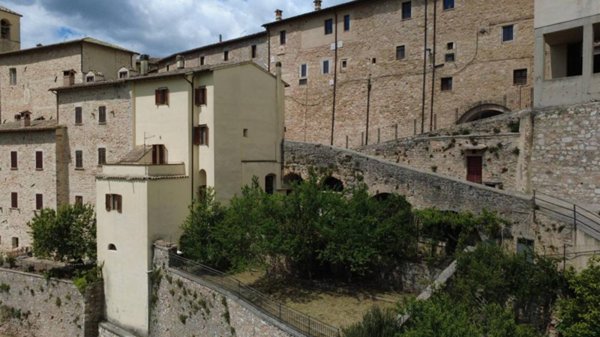 casa indipendente in vendita a Cerreto di Spoleto