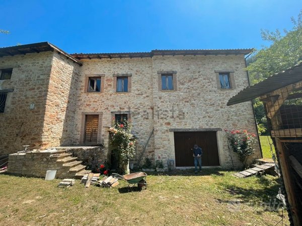 pentavano in vendita a Cerreto di Spoleto