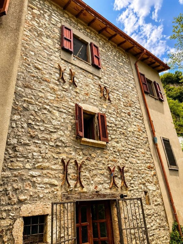 casa indipendente in vendita a Cerreto di Spoleto in zona Ponte