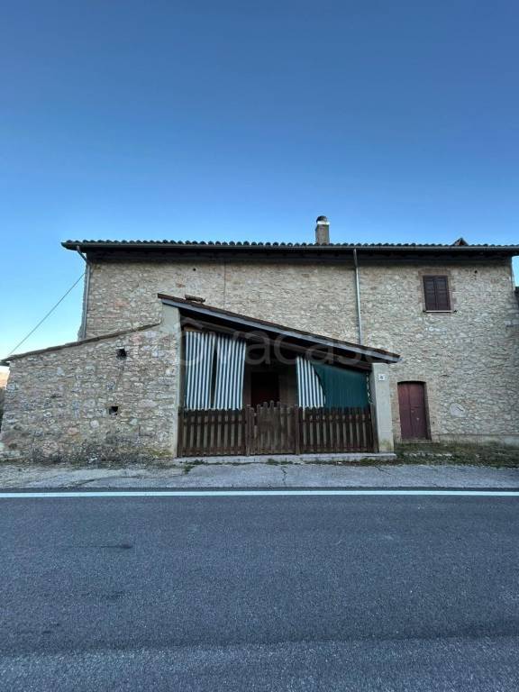 casa indipendente in vendita a Cerreto di Spoleto in zona Colle Soglio