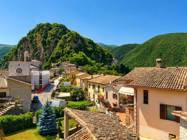 appartamento in vendita a Cerreto di Spoleto in zona Ponte