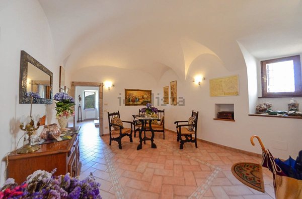 appartamento in vendita a Cerreto di Spoleto in zona Borgo Cerreto