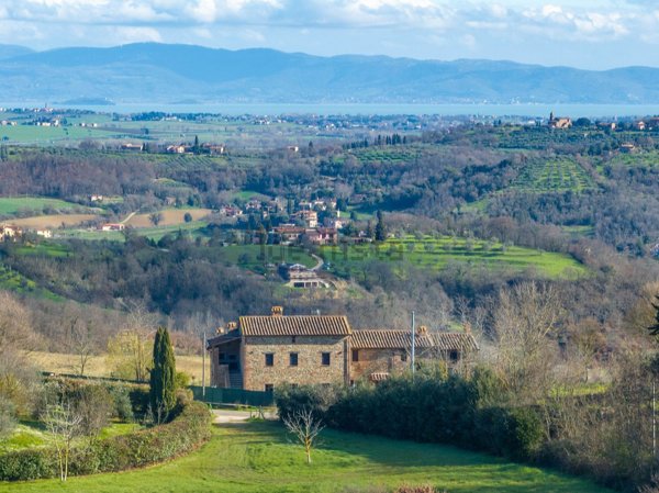 casa indipendente in vendita a Città della Pieve