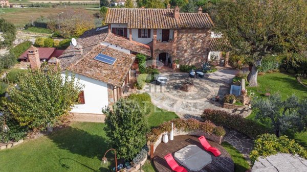 casa indipendente in vendita a Città della Pieve