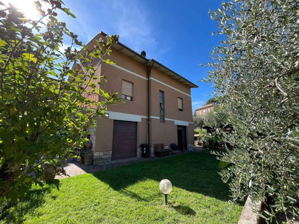 casa indipendente in vendita a Città della Pieve