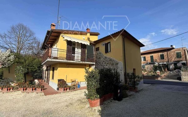 casa indipendente in vendita a Città della Pieve in zona Moiano