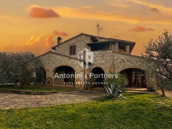 casa indipendente in vendita a Città della Pieve