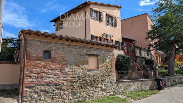 casa indipendente in vendita a Città della Pieve in zona Moiano