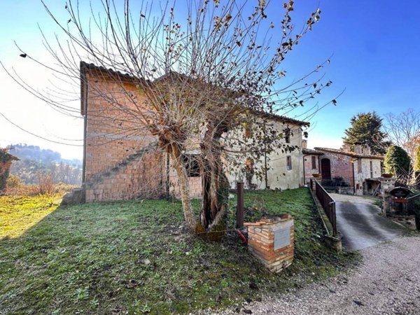 casa indipendente in vendita a Città della Pieve in zona Moiano