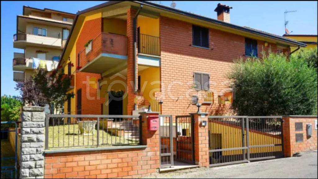 casa indipendente in vendita a Città della Pieve in zona Moiano