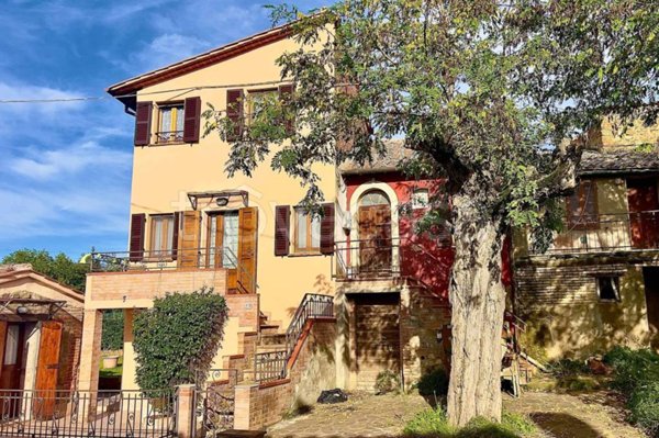 casa indipendente in vendita a Città della Pieve